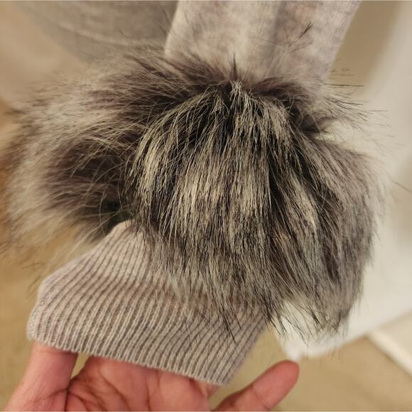 Dolce Cabo Faux Fur Cuff Pullover Sweater, Size Medium - Picture 2 of 12